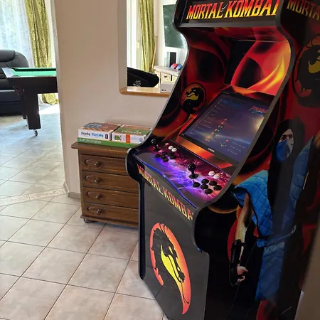 Stolowa - Game - Bilard, Simracing, Arcade Villa