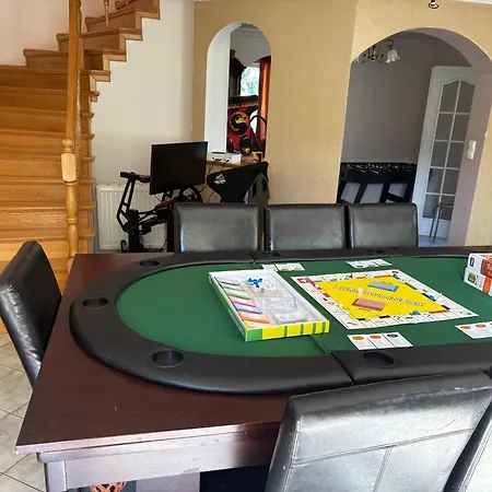 Villa Stolowa - Game - Bilard, Simracing, Arcade Chocieszow