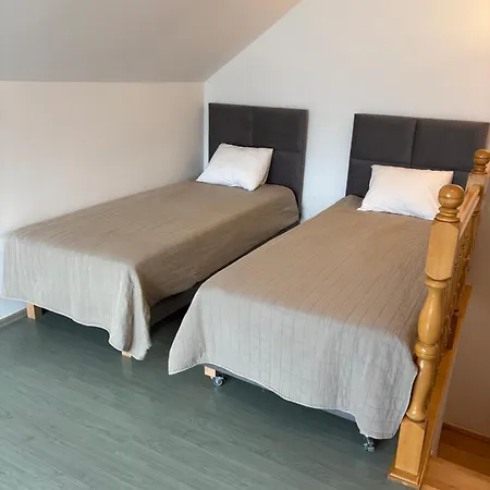 Vila Stolowa - Game - Bilard, Simracing, Arcade Chocieszow