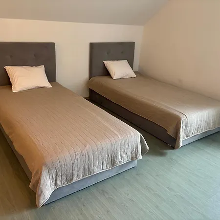 Stolowa - Game - Bilard, Simracing, Arcade Chocieszow