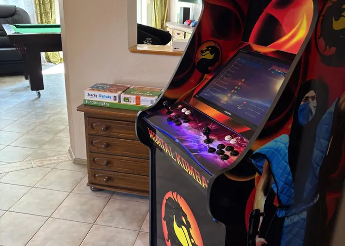 Stolowa - Game - Bilard, Simracing, Arcade Βίλα