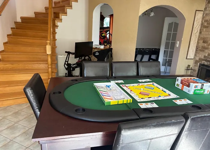 Villa Stolowa - Game - Bilard, Simracing, Arcade Chocieszow